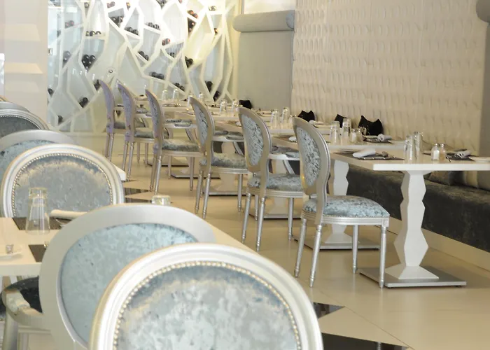 Adams & (adults Only) מלון