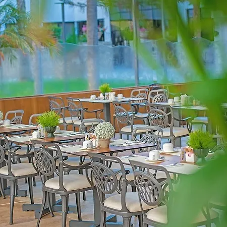 아담스 비치 5* 아이아 나파