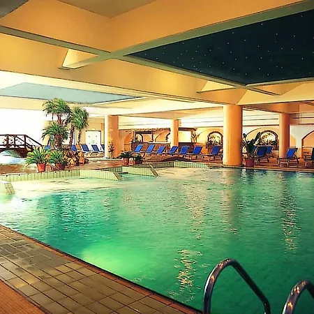 Adams & (adults Only) Szálloda 5*