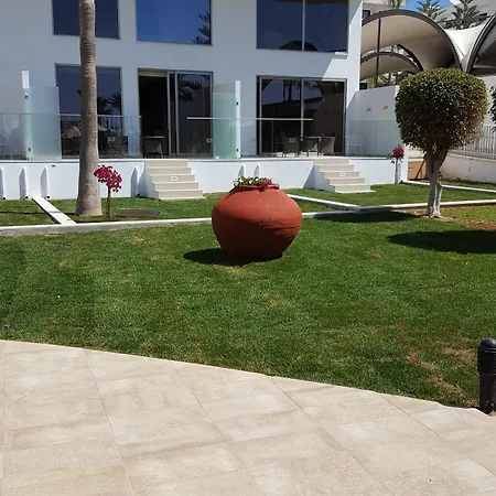 Adams & (adults Only) Szálloda