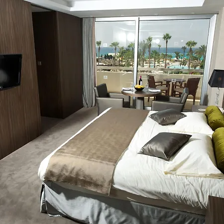 Adams & (adults Only) 5*