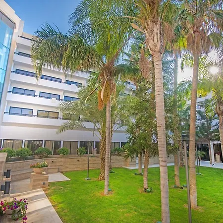 Adams & (adults Only) Ajía Nápa