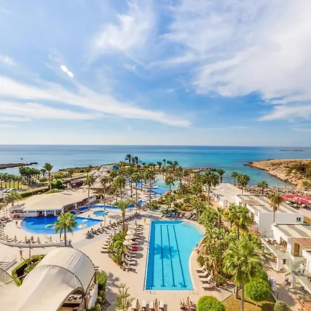 Adams & (adults Only) Ajía Nápa